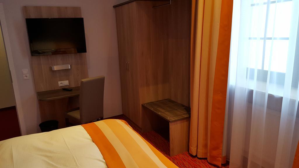 Hotel Trutzpfaff Шпайер Екстериор снимка