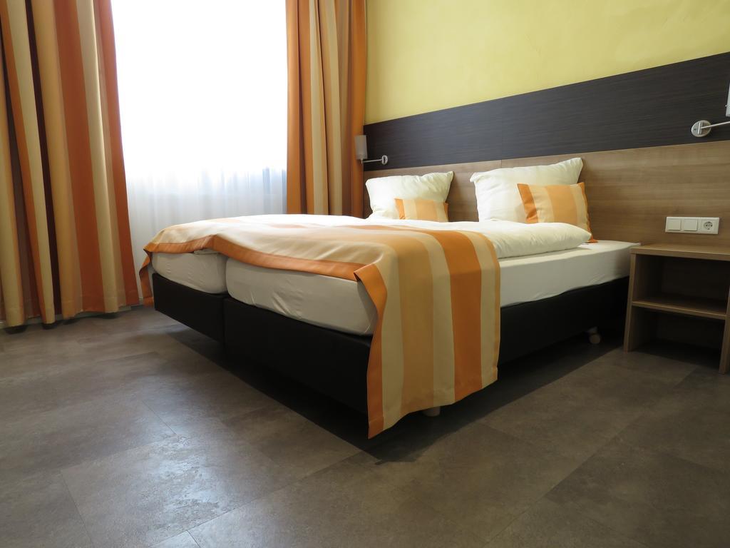 Hotel Trutzpfaff Шпайер Екстериор снимка